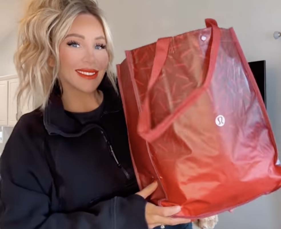 Shopping on Instagram with influencer Everyday Abby